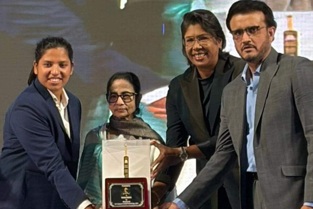 বিশ্বকাপ জিতে পুলিশে চাকরিসহ একাধিক পুরস্কারে ভাসলেন পেলেন রিচা