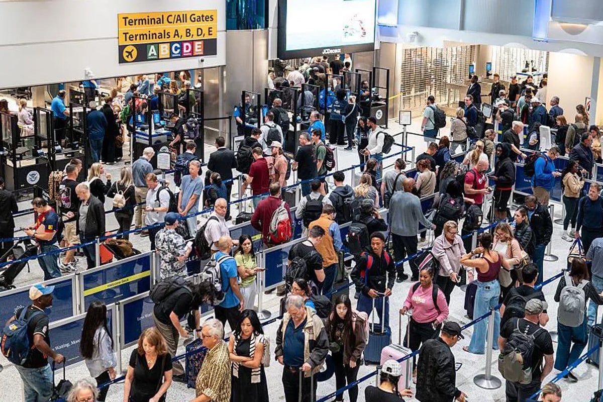 শাটডাউন : যুক্তরাষ্ট্রে এক দিনে ১৪০০ ফ্লাইট বাতিল