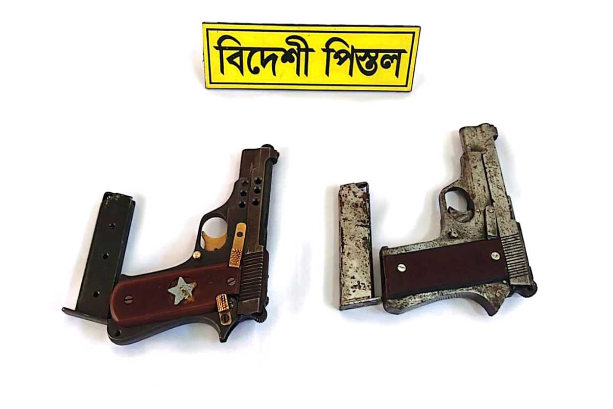কেরানীগঞ্জে র‌্যাবের অভিযানে দুটি বিদেশি পিস্তল উদ্ধার