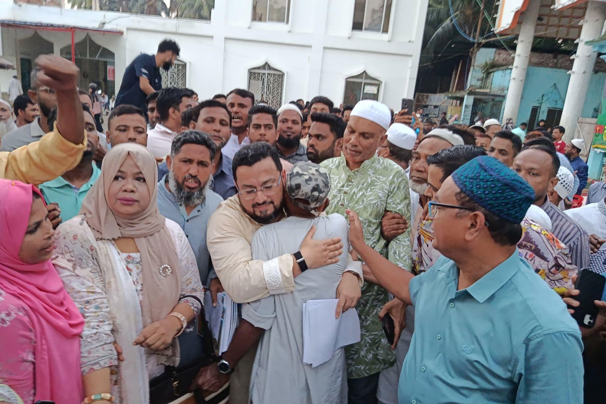 ধানের শীষে ভোট দিন, এলাকার উন্নয়নের দায়িত্ব আমার : মীর হেলাল