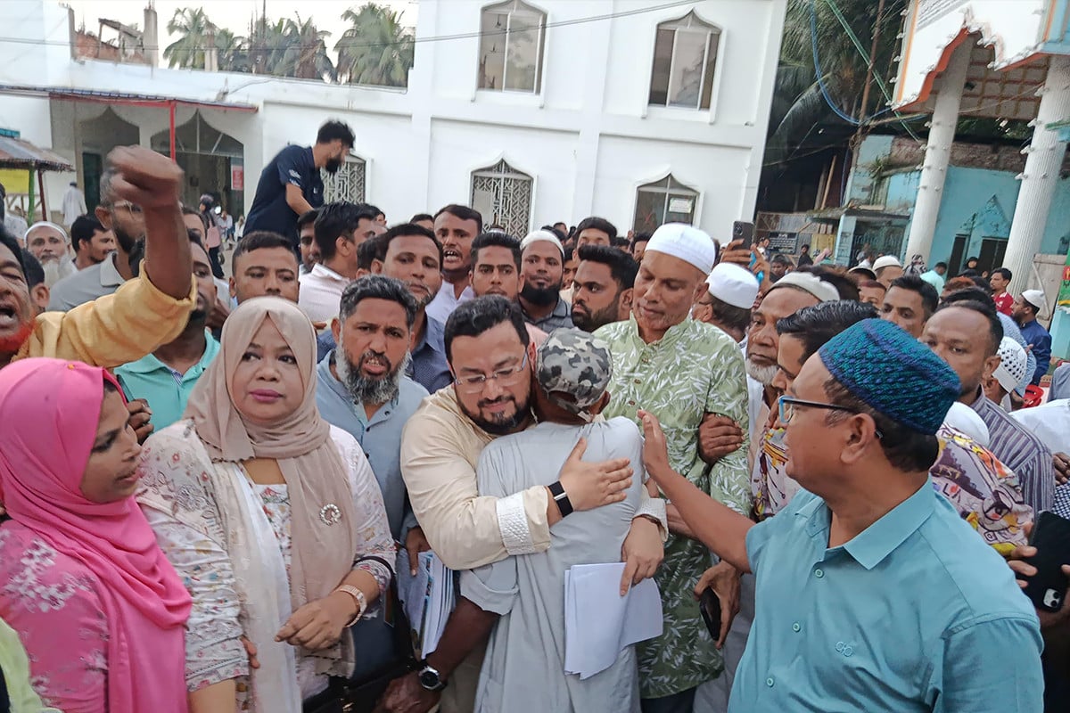 ধানের শীষে ভোট দিন, এলাকার উন্নয়নের দায়িত্ব আমার: মীর হেলাল