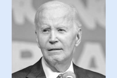 গণতন্ত্রকে ধ্বংসের মুখে ফেলছেন ট্রাম্প