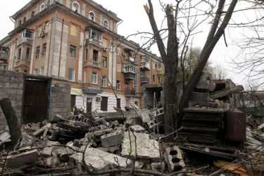 ইউক্রেনের আবাসিক ও জ্বালানি অবকাঠামোতে হামলা, নিহত ১১
