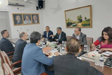 বিএনপির সাথে আইএমএফ প্রতিনিধিদলের বৈঠক