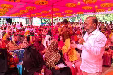 ৩১ দফা বাস্তবায়নে মোংলায় বিএনপির উঠান বৈঠক