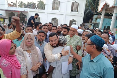 ধানের শীষে ভোট দিন, এলাকার উন্নয়নের দায়িত্ব আমার: মীর হেলাল