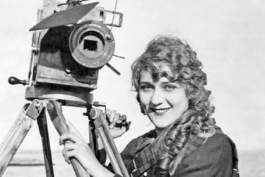 প্রথম নারী চলচ্চিত্র নির্মাতারা