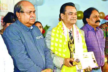 আজীবন সম্মাননায় জুয়েল আইচ