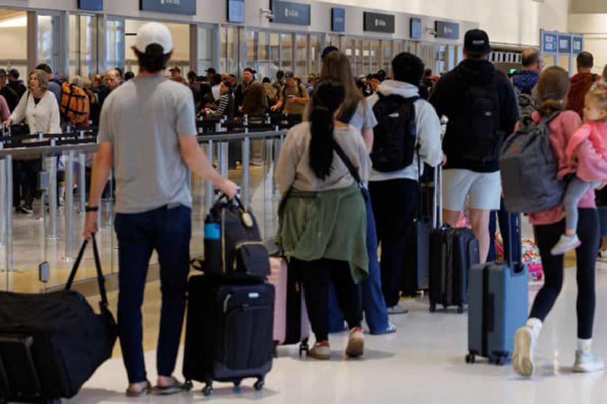 মার্কিন সরকারে শাটডাউন, একদিনে বাতিল ৩ হাজার ৩০০ ফ্লাইট