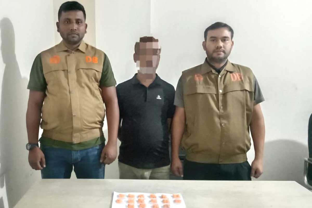কেরানীগঞ্জে ডিবির অভিযানে মাদক ব্যবসায়ী গ্রেপ্তার