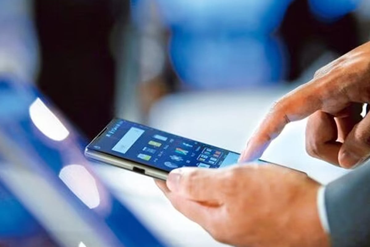 হ্যান্ডসেটের শুল্ক কমানো, বাজারে থাকা ফোন বৈধ করতে চায় বিটিআরসি