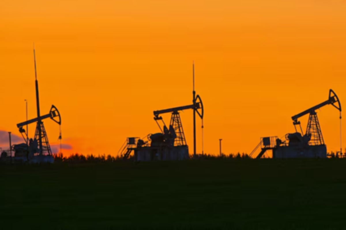 মার্কিন শাটডাউনের সম্ভাবনায় বিশ্ববাজারে তেলের দাম বৃদ্ধি