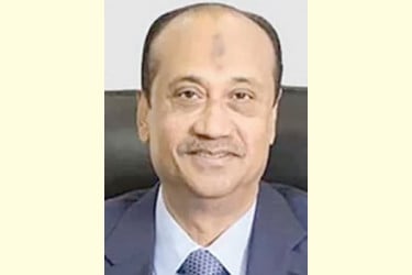 ১০ হাজার কোটি টাকা আত্মসাতে এস আলমের বিরুদ্ধে মামলা