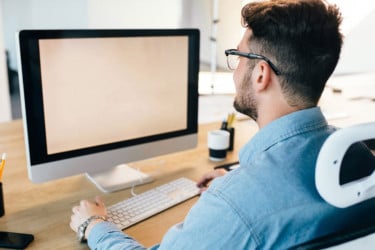 কম্পিউটার চালু হতে সময় লাগে, এই সময়ের বেতন দাবিতে কর্মীদের মামলা