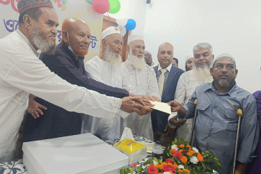 প্রতিবন্ধী ও ক্যান্সার রোগীদের পাশে ওয়েলফেয়ার ট্রাস্ট