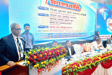 ‘রাজনৈতিক প্রভাবে কেউ যেন দুর্নীতির পথে না হাঁটে’