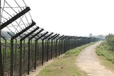 সীমান্তে ছররা গুলি ছুড়ল বিএসএফ, আহত তিন বাংলাদেশি