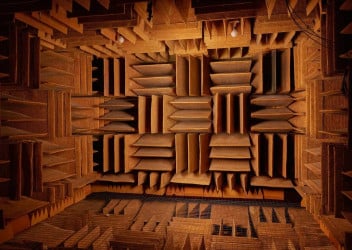 পৃথিবীর সবচেয়ে নীরব কক্ষ, নিজের রক্ত চলাচলের শব্দও শোনা যায়!