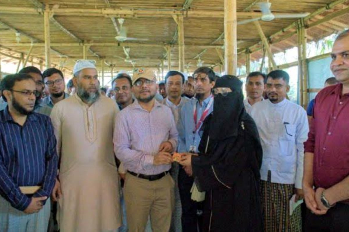 রোহিঙ্গাদের জন্য বৈধ সিম বিতরণ শুরু