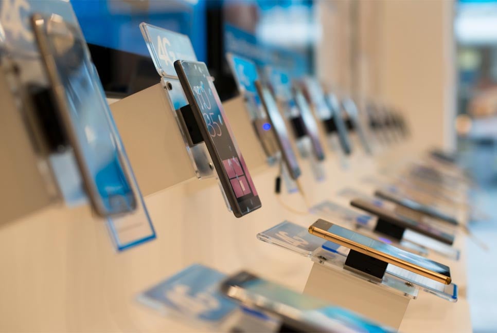 মোবাইল ফোনে ৫৭% শুল্ক প্রত্যাহারের দাবি