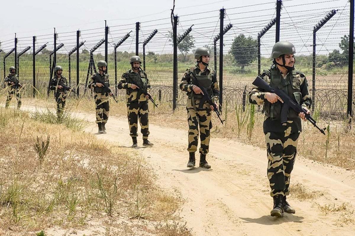 লালকেল্লা বিস্ফোরণ: বাংলাদেশ, পাকিস্তান ও নেপাল সীমান্তে উচ্চ সতর্কতা