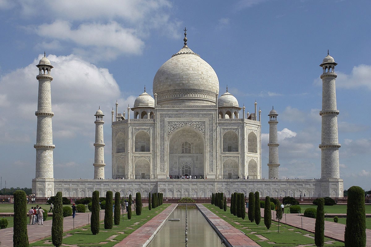 এবার তাজমহল ঘিরে বহুতল নিরাপত্তা বলয়