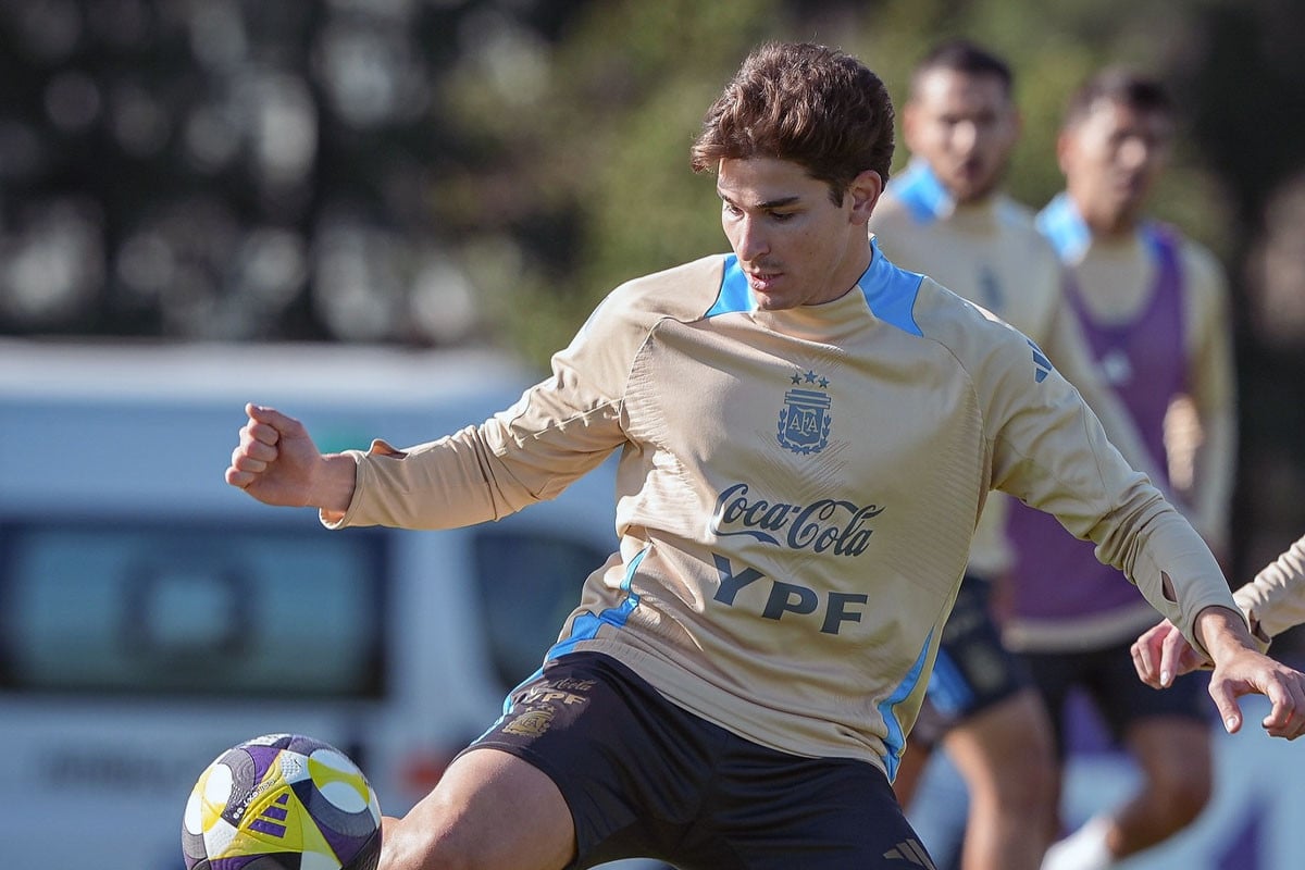 টিকা না নেওয়ায় আর্জেন্টিনা দল থেকে বাদ তিন তারকা
