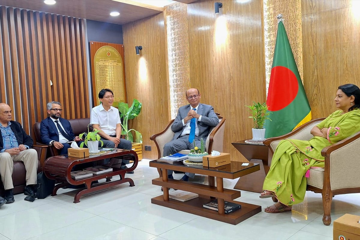 পরিবেশ উপদেষ্টার সঙ্গে এডিবির উচ্চপর্যায়ের প্রতিনিধিদলের বৈঠক