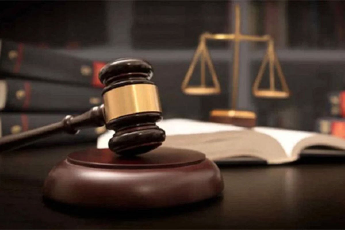 গ্রাহকের টাকা আত্মসাতের অভিযোগে তিনজনের কারাদণ্ড