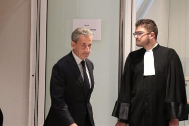 গাদ্দাফি অর্থ কেলেঙ্কারি: ২০ দিনেই কারামুক্ত ফ্রান্সের সাবেক প্রেসিডেন্ট