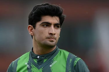 পাকিস্তানি পেসার নাসিম শাহর বাড়িতে দুর্বৃত্তদের গুলি