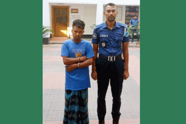 বাবাকে আড়াই মিনিটে ১৭ কোপে হত্যা করলেন ফারুক, নেপথ্যে স্ত্রীর সঙ্গে ‘পরকীয়া’