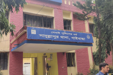 খাবার নিয়ে ঝগড়ায় স্ত্রীর পায়ের গোড়ালি কেটে পালালেন স্বামী