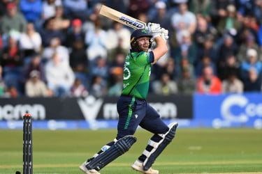 বাংলাদেশ সিরিজ থেকে ছিটকে গেলেন আইরিশ ওপেনার