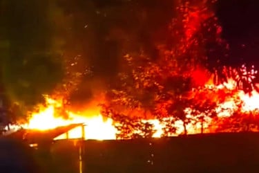 গাইবান্ধায় আগুনে বসতবাড়ি ভস্মীভূত