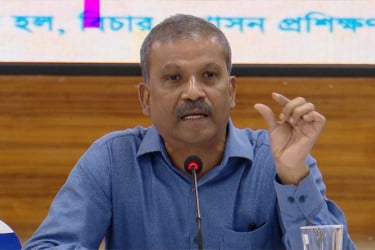 জুলাই সনদ বাস্তবায়ন নিয়ে ৩-৪ দিনের মধ্যে সিদ্ধান্ত দেবে সরকার