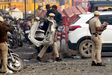 গাড়ি বিস্ফোরণ, দিল্লিতে এখনও আতঙ্ক-অবিশ্বাস