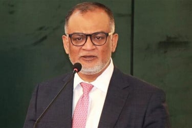 ভোজ্যতেলের বাজার স্বাভাবিক রাখতে ব্যবসায়ীদের সহযোগিতা চাইলেন বাণিজ্য উপদেষ্টা