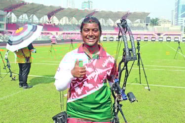 কুলসুমের চোখে স্বপ্ন জয়ের দৃঢ়তা