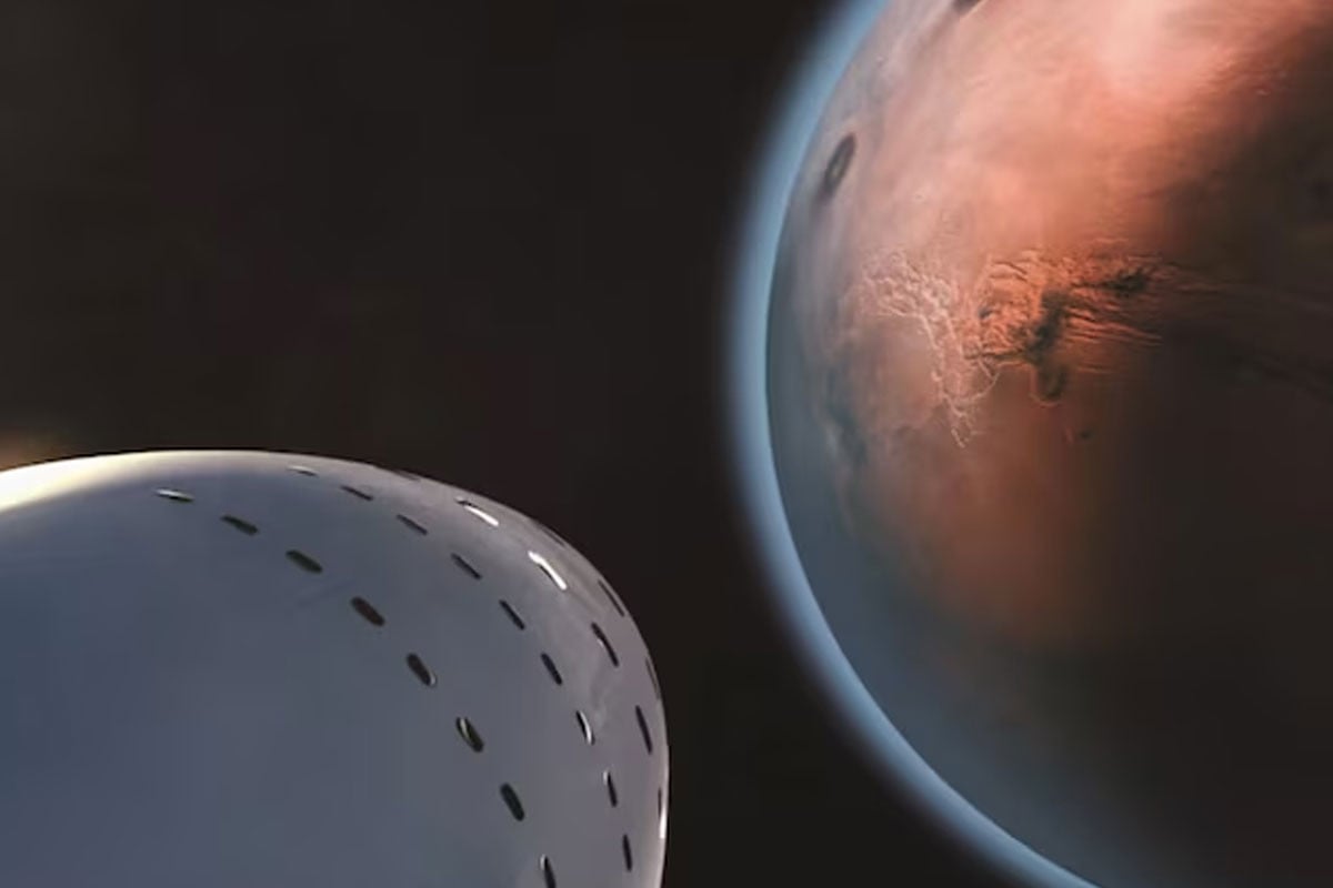 চাঁদেই লুকিয়ে আছে ভিনগ্রহীদের চিহ্ন, বিজ্ঞানীর ধারণা