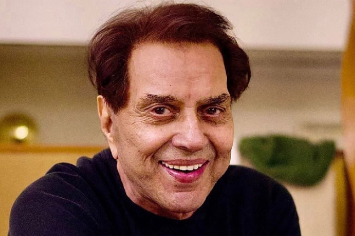 বাড়ির পথে ধর্মেন্দ্র