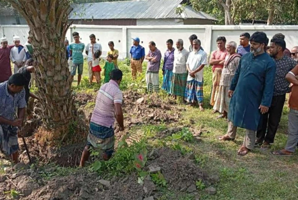 গাইবান্ধায় দাফনের ১২ বছর পর লাশ উত্তোলন