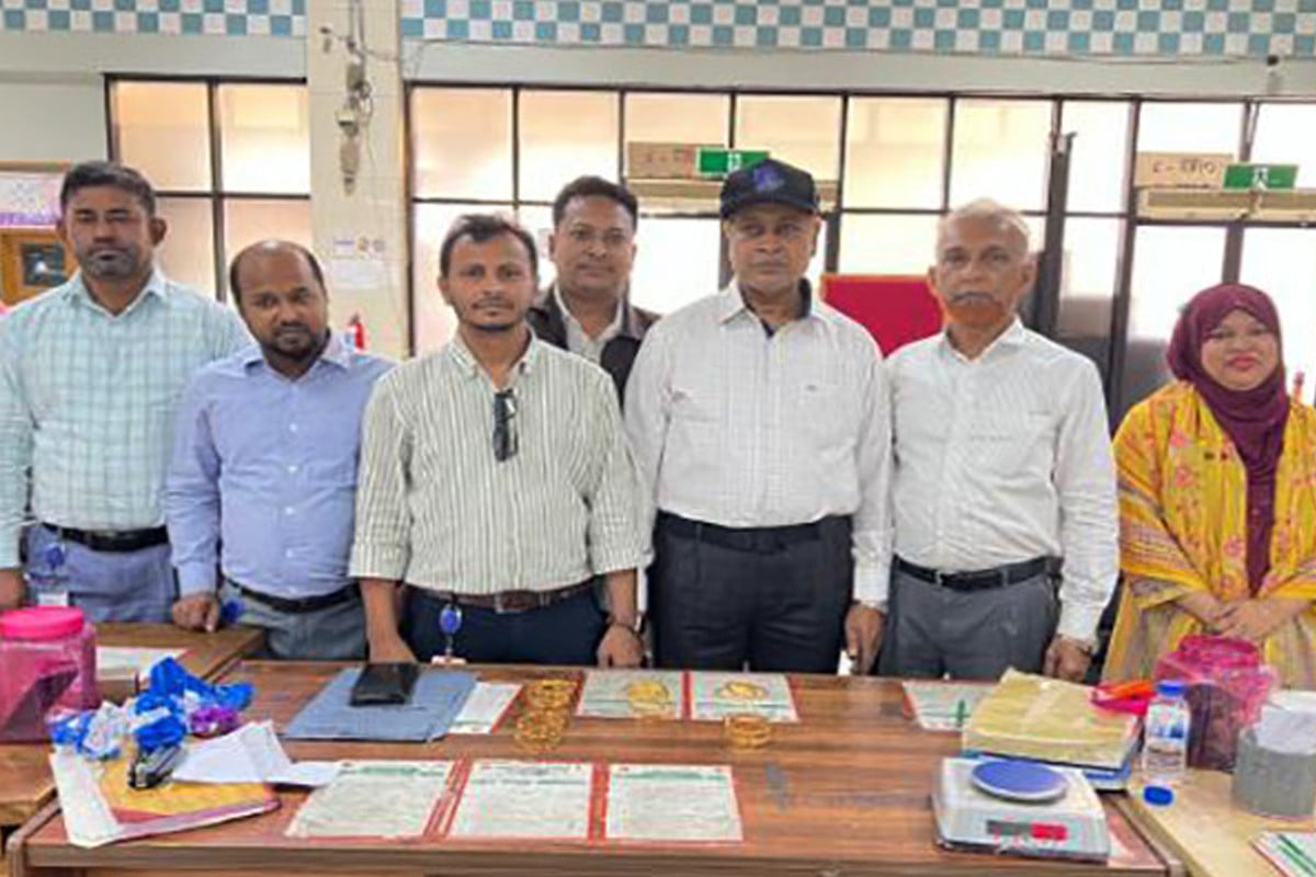 শাহ আমানত বিমানবন্দরে ৩৫ লাখ টাকার স্বর্ণ আটক