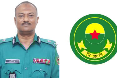 অস্ত্রধারী সন্ত্রাসী দেখলেই ব্রাশফায়ারের নির্দেশ সিএমপি কমিশনারের