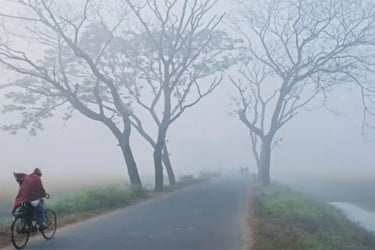 তাপমাত্রা নামল ১২ ডিগ্রিতে, বাড়ছে শীতের আমেজ