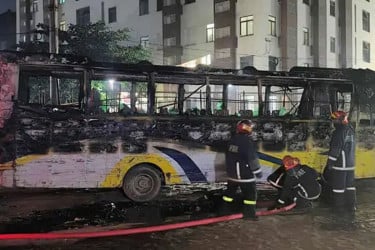 আশুলিয়ায় পার্কিং করা বাসে আগুন