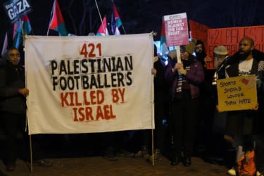 ইসরায়েলি ফুটবল দলকে নিষিদ্ধ করতে উয়েফাকে চিঠি