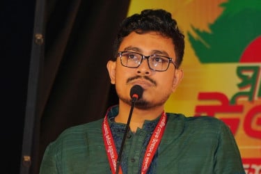 ‘শিক্ষার্থীদের নিয়ে আজ ও আগামীকাল মাঠে থাকবে ডাকসু’