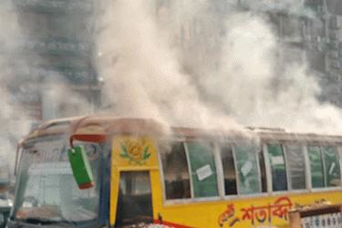 এবার মিরপুরে বাসে আগুন