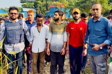 ভাঙ্গায় বিপুল পরিমাণ বোমা ও সরঞ্জামসহ আটক ৩